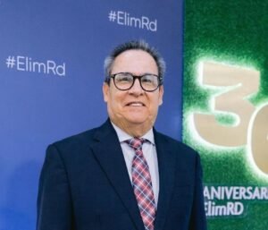 Pastor Jose Arturo Estévez EDT